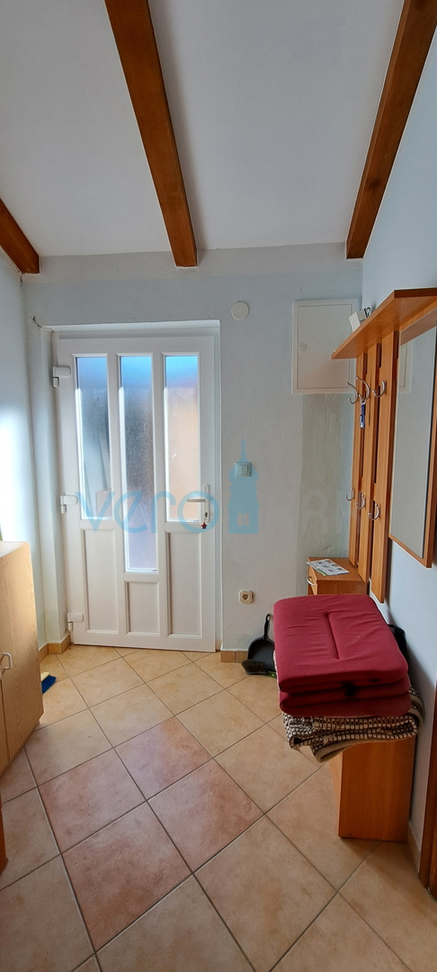 Baia Soline, isola di Krk, tre appartamenti al piano terra, giardino, in vendita