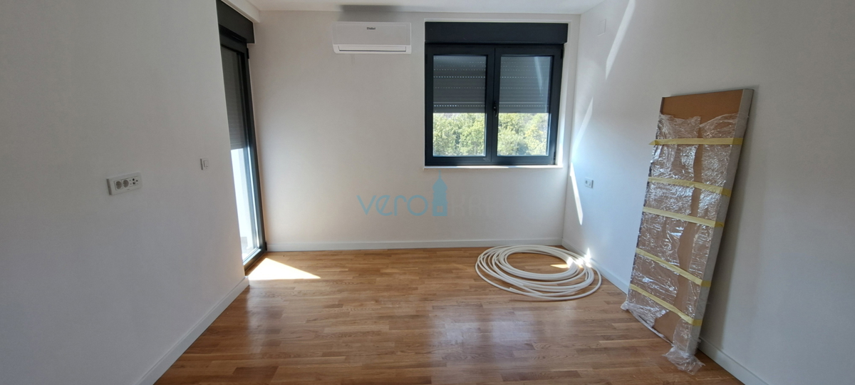 Città di Krk, moderno appartamento duplex, piscina sul tetto, terrazza, vista, nuova costruzione, vendita