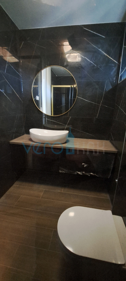 Città di Krk, moderno appartamento duplex, piscina sul tetto, terrazza, vista, nuova costruzione, vendita