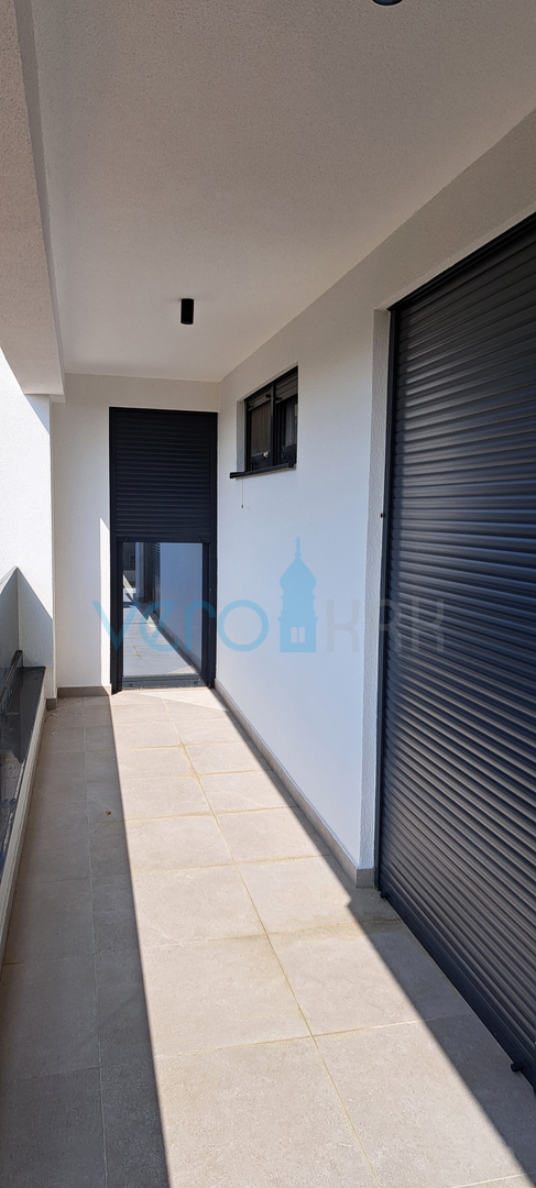 Città di Krk, moderno appartamento duplex, piscina sul tetto, terrazza, vista, nuova costruzione, vendita
