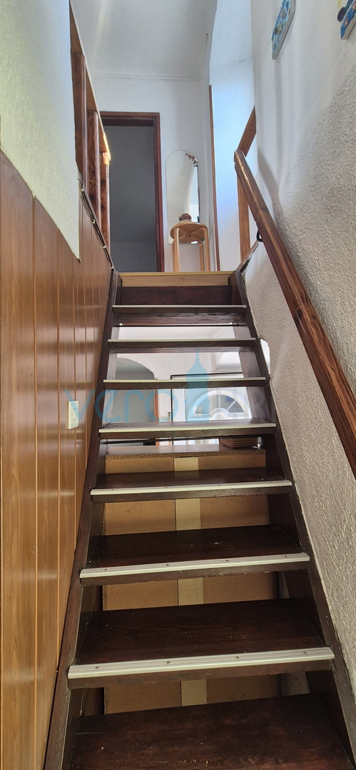 Bakar, Hreljin, Villa indipendente con due appartamenti, giardino e vista mare, in vendita