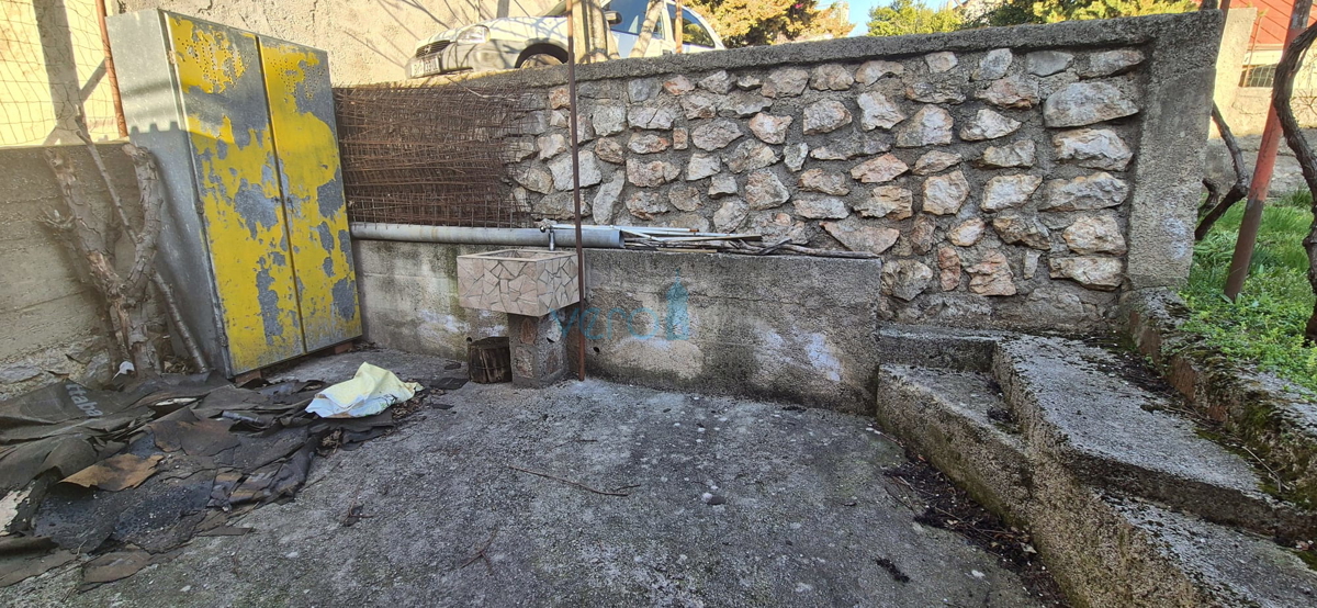 Bakar, Hreljin, Villa indipendente con due appartamenti, giardino e vista mare, in vendita