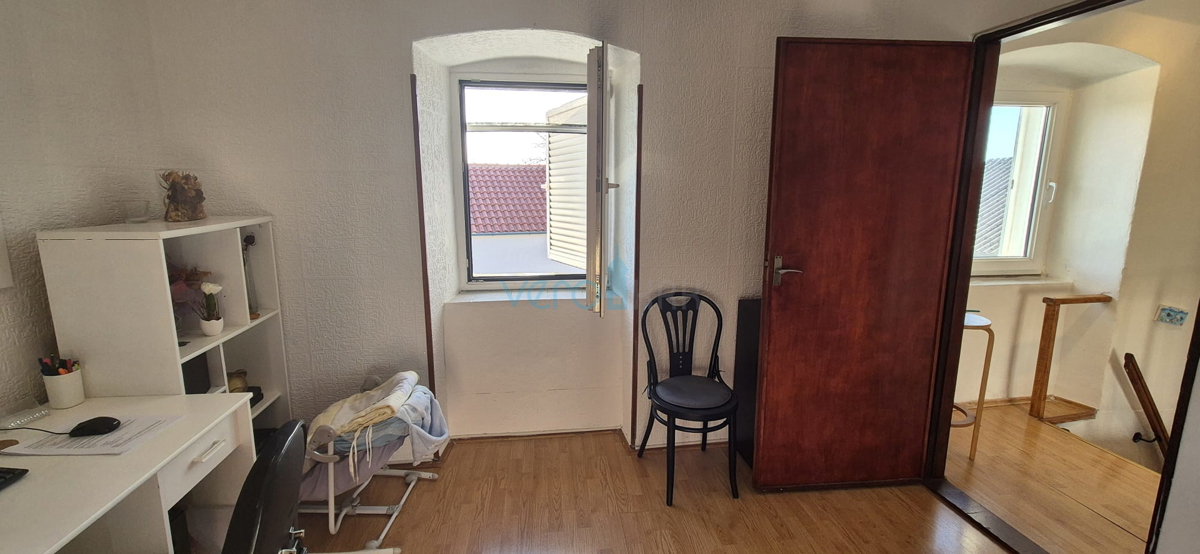 Bakar, Hreljin, Villa indipendente con due appartamenti, giardino e vista mare, in vendita