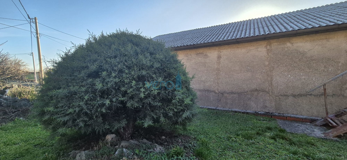 Bakar, Hreljin, Villa indipendente con due appartamenti, giardino e vista mare, in vendita