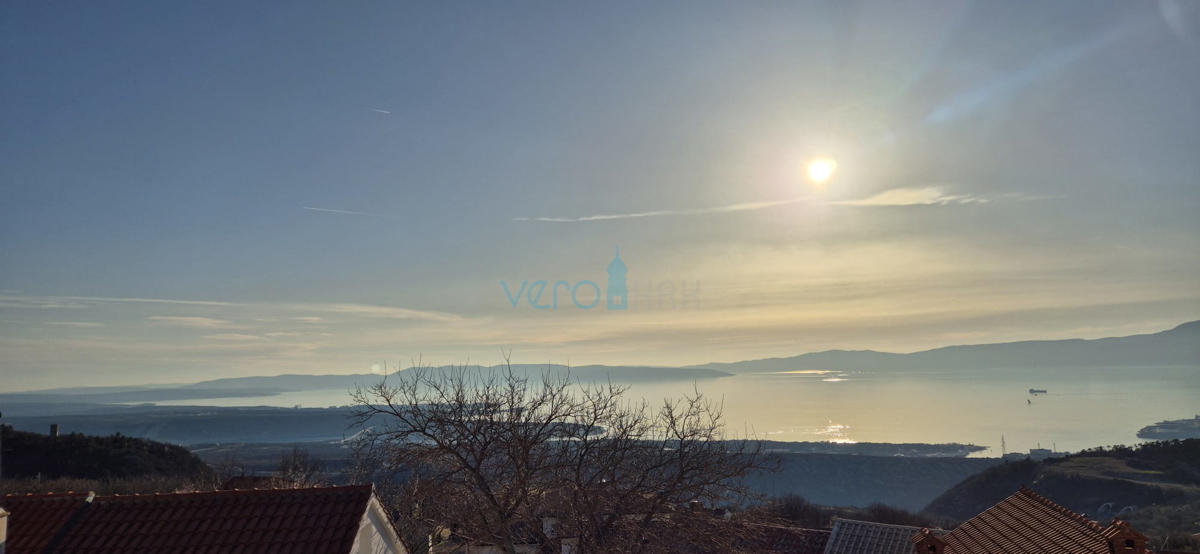 Bakar, Hreljin, Villa indipendente con due appartamenti, giardino e vista mare, in vendita