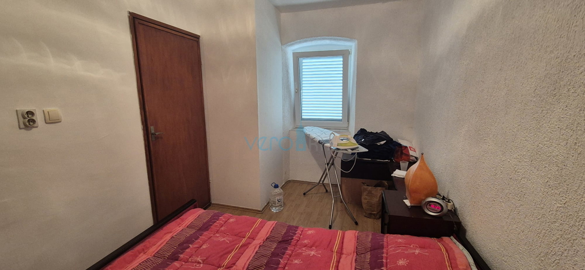 Bakar, Hreljin, Villa indipendente con due appartamenti, giardino e vista mare, in vendita