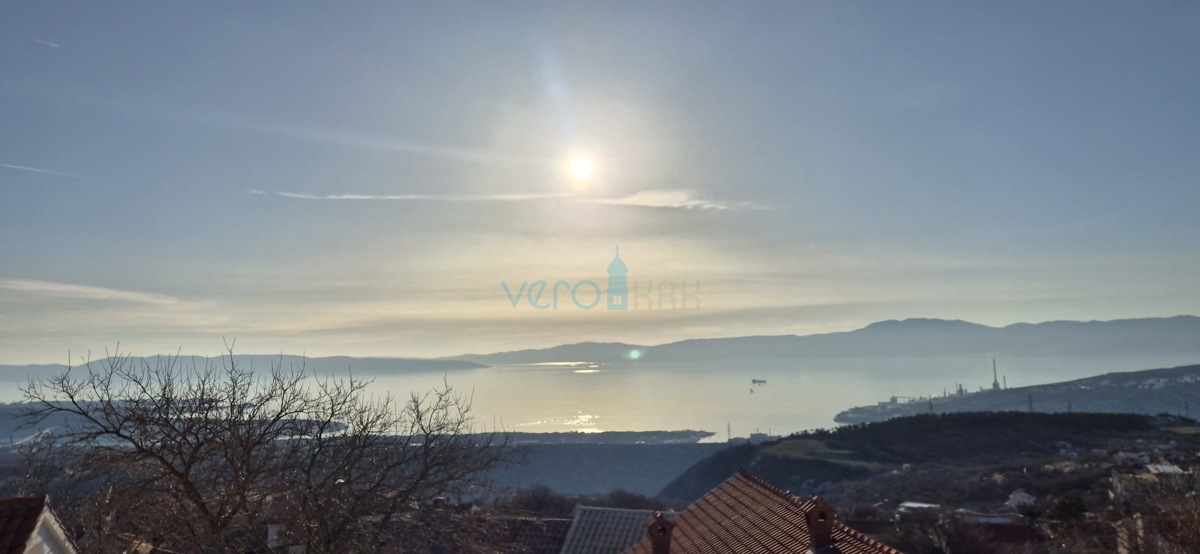 Bakar, Hreljin, Villa indipendente con due appartamenti, giardino e vista mare, in vendita