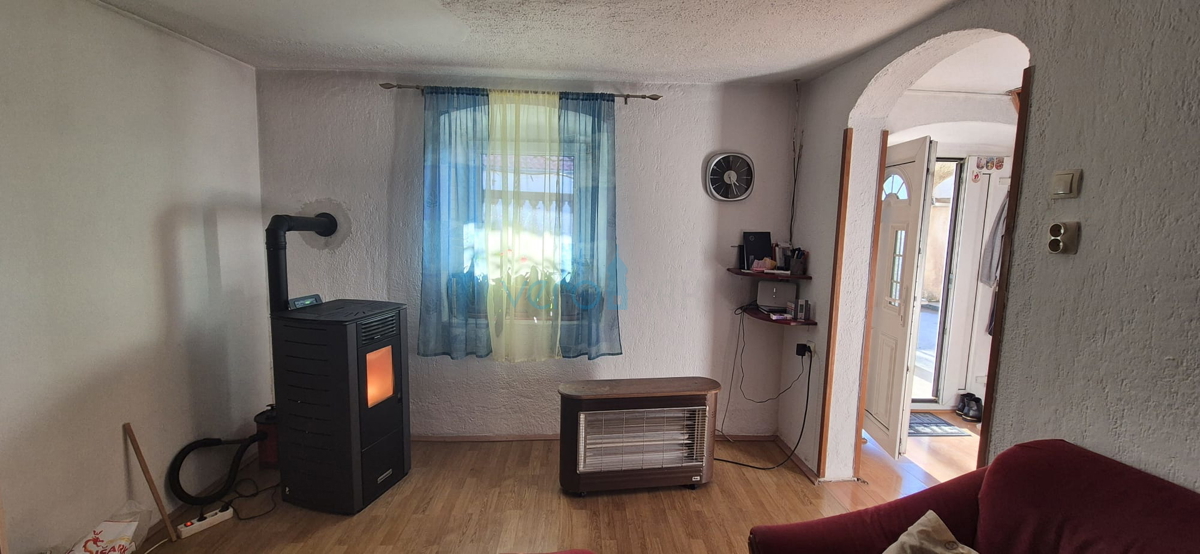 Bakar, Hreljin, Villa indipendente con due appartamenti, giardino e vista mare, in vendita