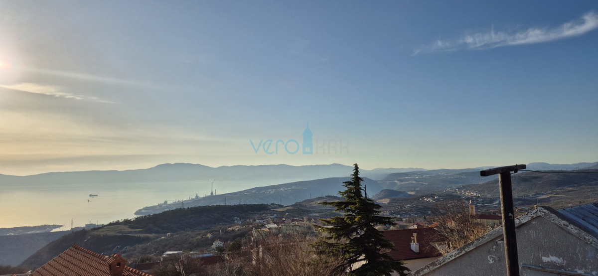 Bakar, Hreljin, Villa indipendente con due appartamenti, giardino e vista mare, in vendita