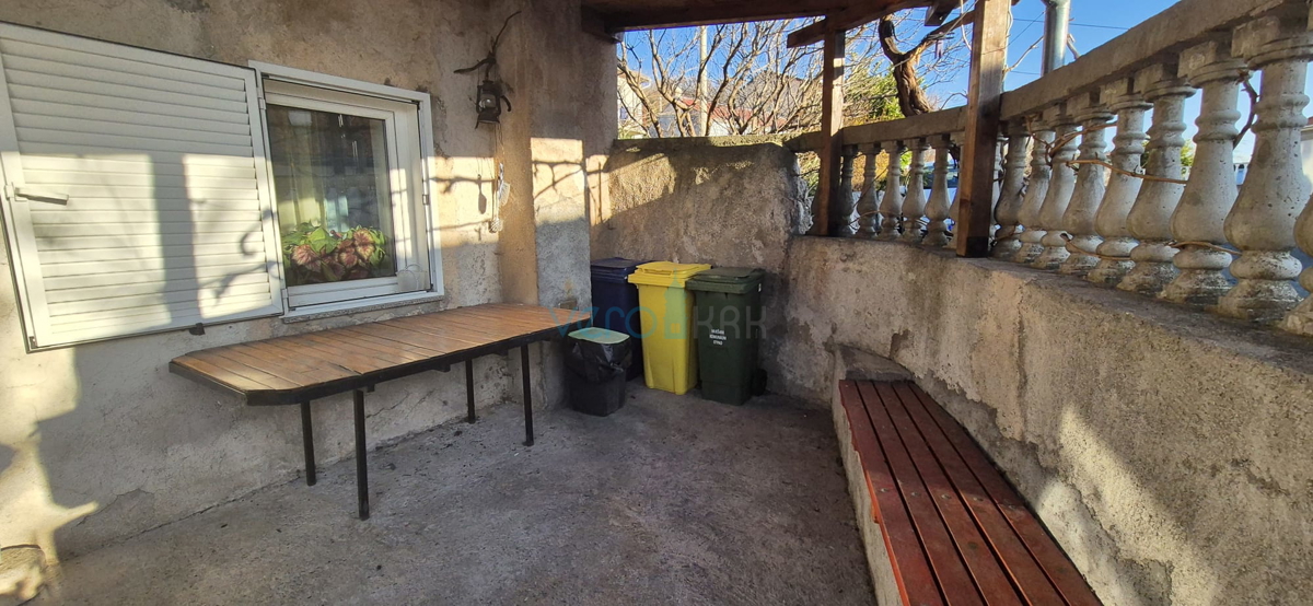 Bakar, Hreljin, Villa indipendente con due appartamenti, giardino e vista mare, in vendita