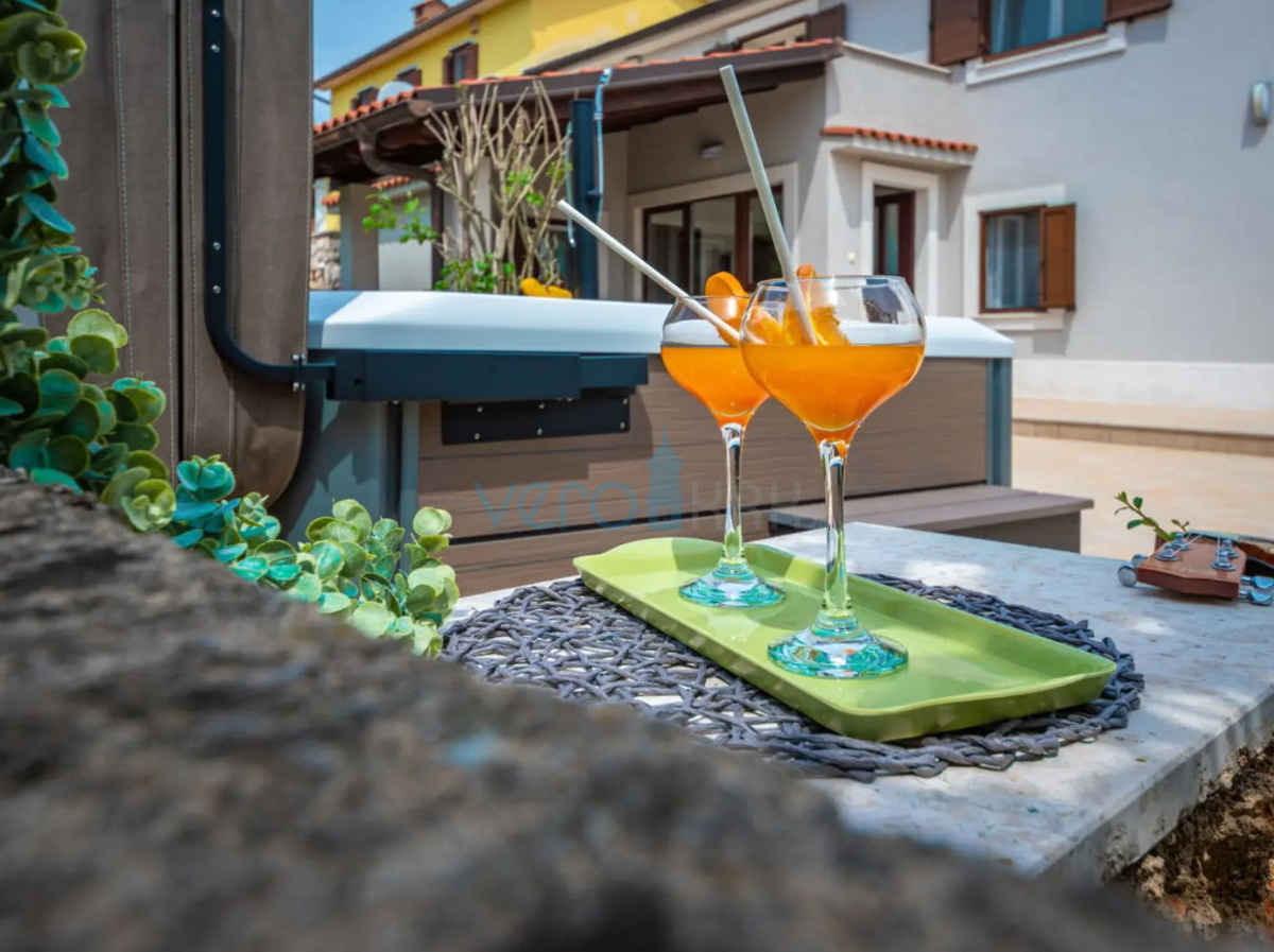 Isola di Krk, Dobrinj, Kras, casa semi-indipendente 169m2, in vendita