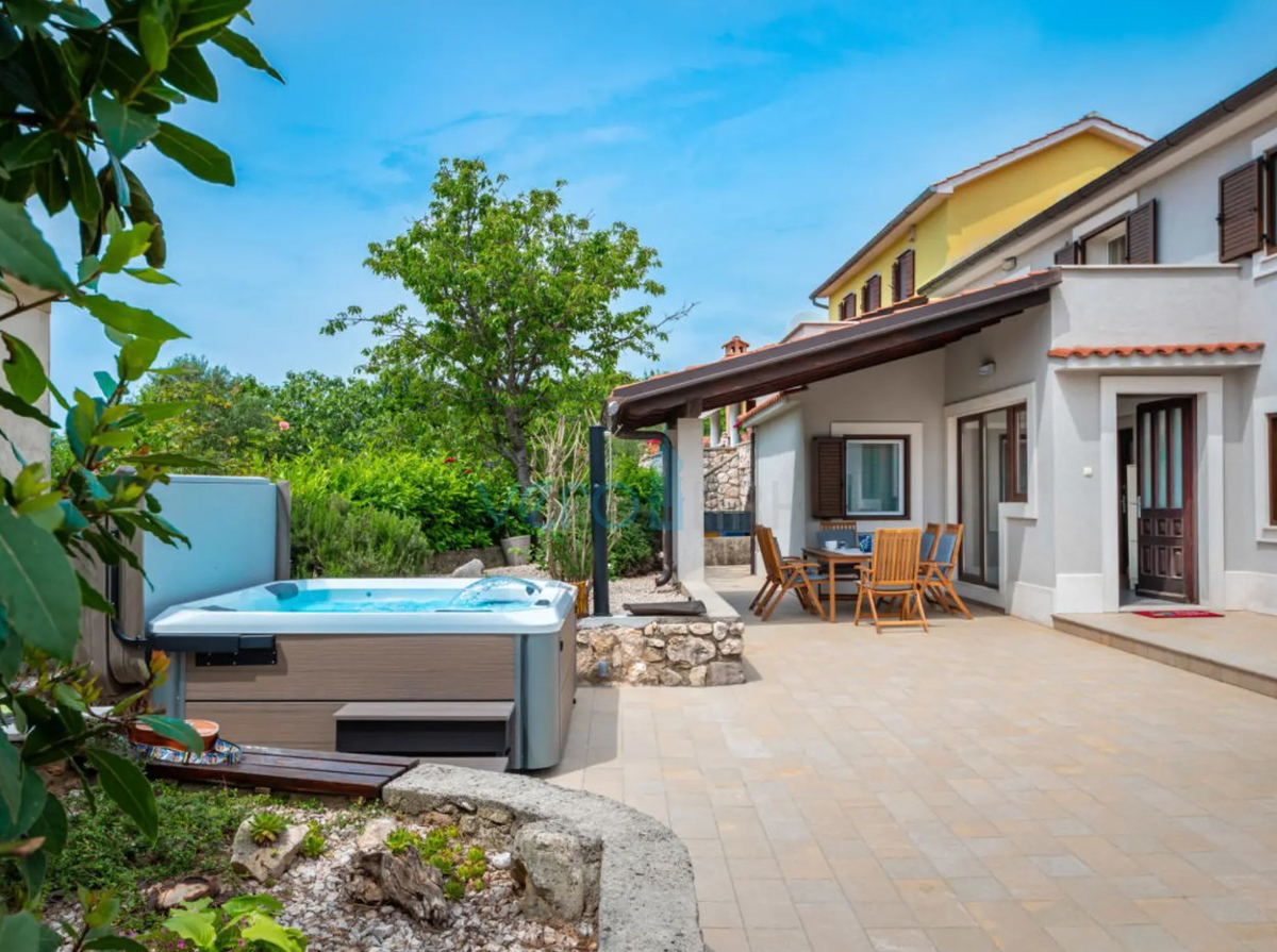 Isola di Krk, Dobrinj, Kras, casa semi-indipendente 169m2, in vendita