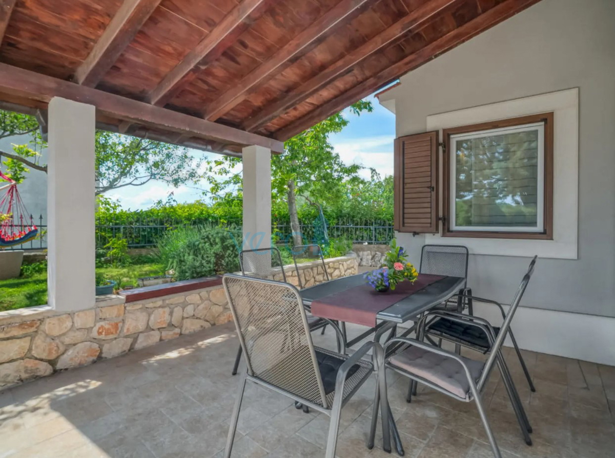 Isola di Krk, Dobrinj, Kras, casa semi-indipendente 169m2, in vendita