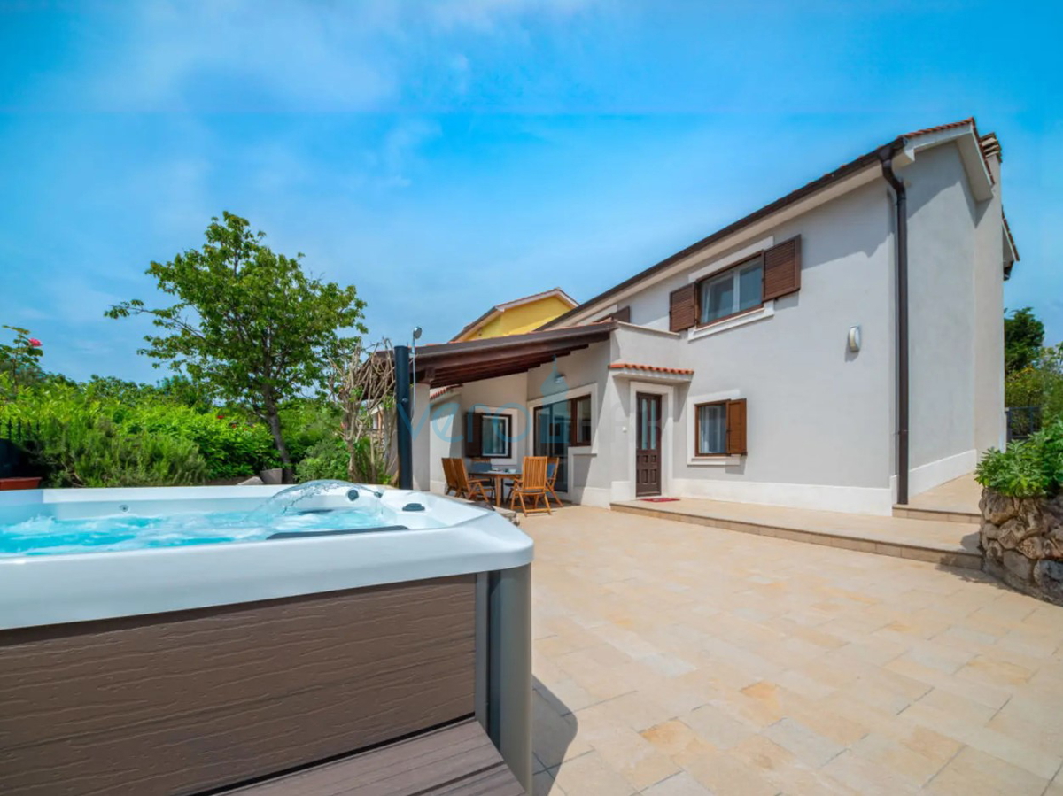 Isola di Krk, Dobrinj, Kras, casa semi-indipendente 169m2, in vendita