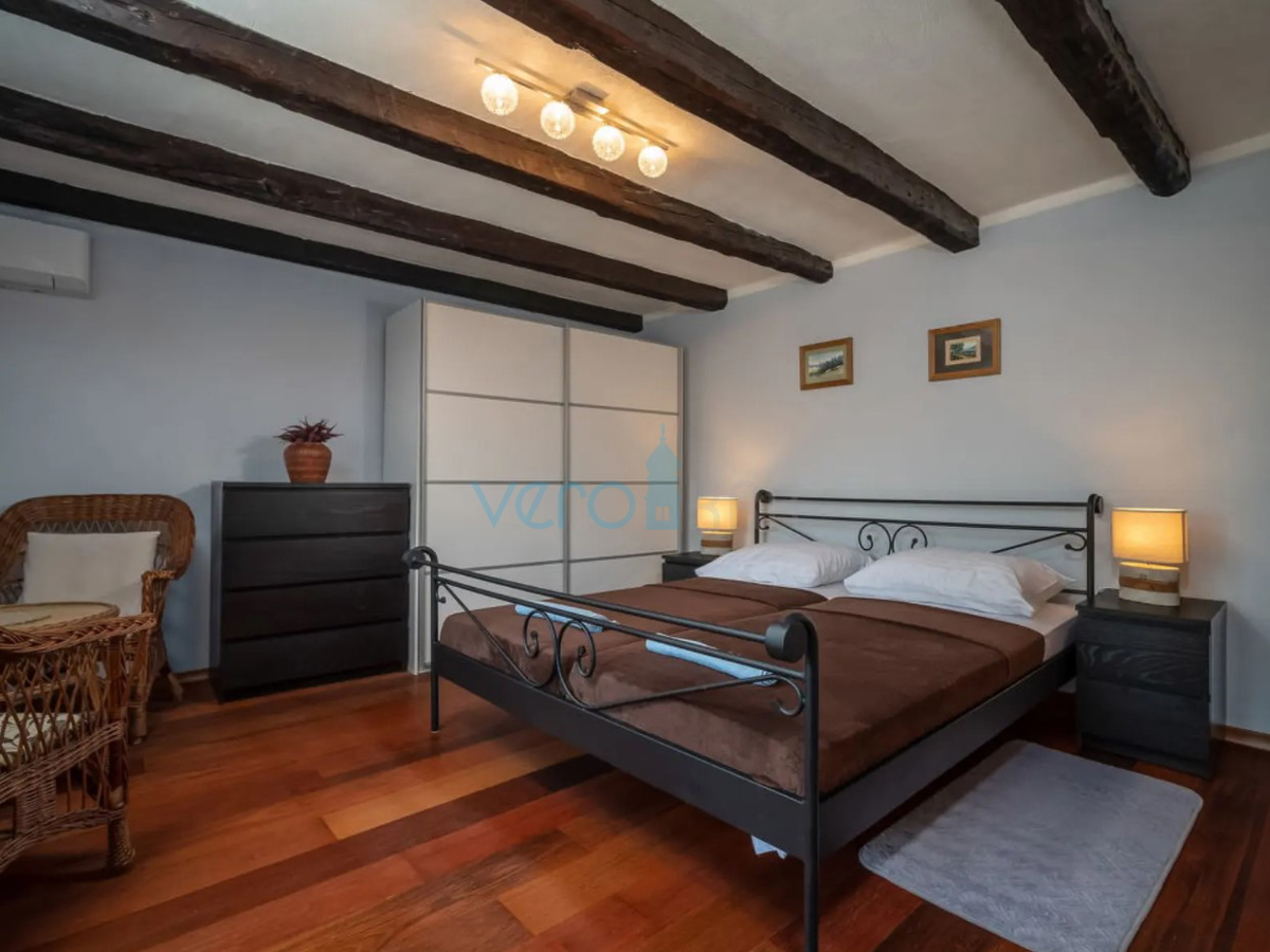 Isola di Krk, Dobrinj, Kras, casa semi-indipendente 169m2, in vendita