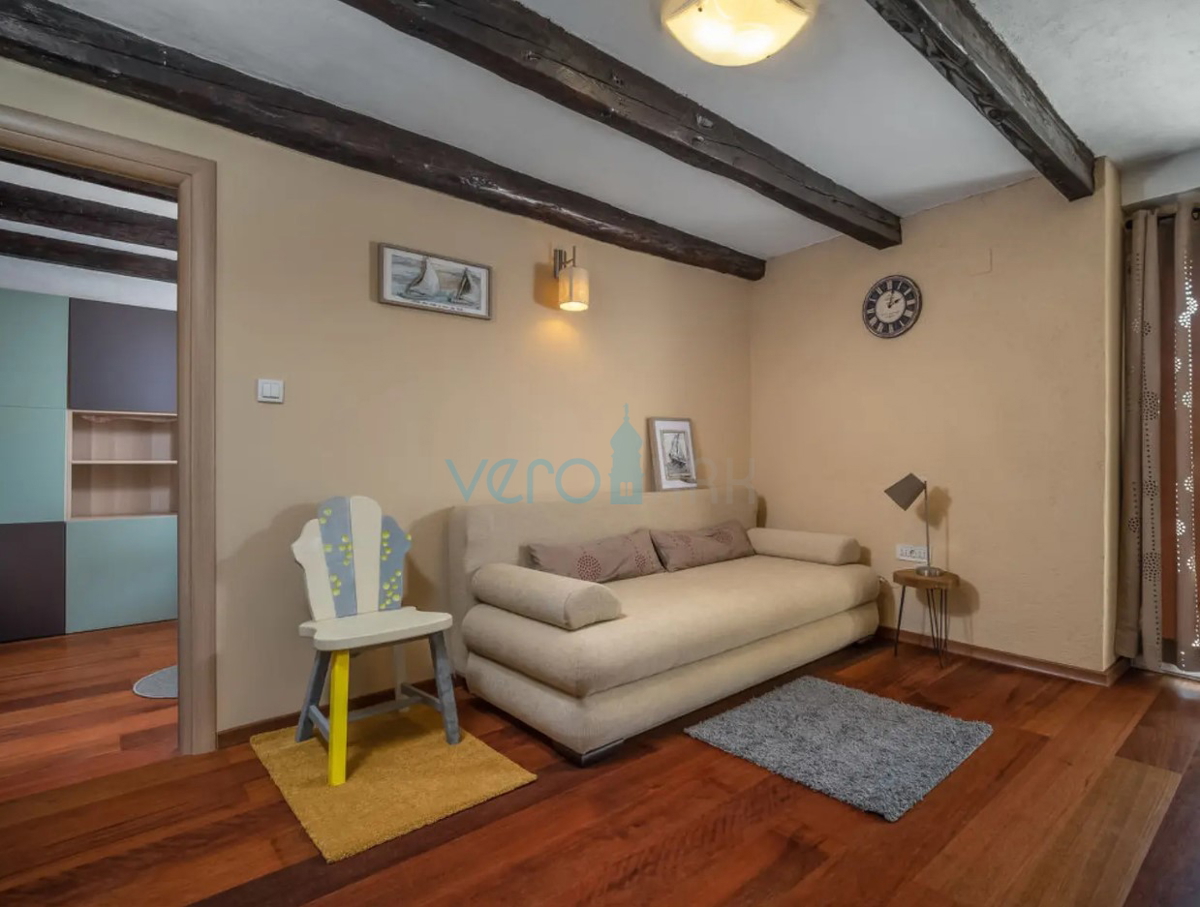 Isola di Krk, Dobrinj, Kras, casa semi-indipendente 169m2, in vendita