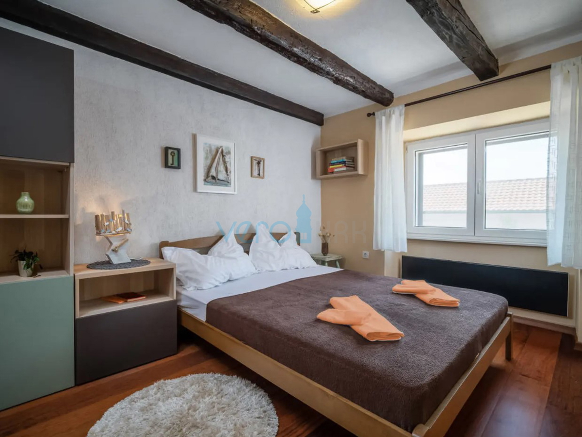 Isola di Krk, Dobrinj, Kras, casa semi-indipendente 169m2, in vendita