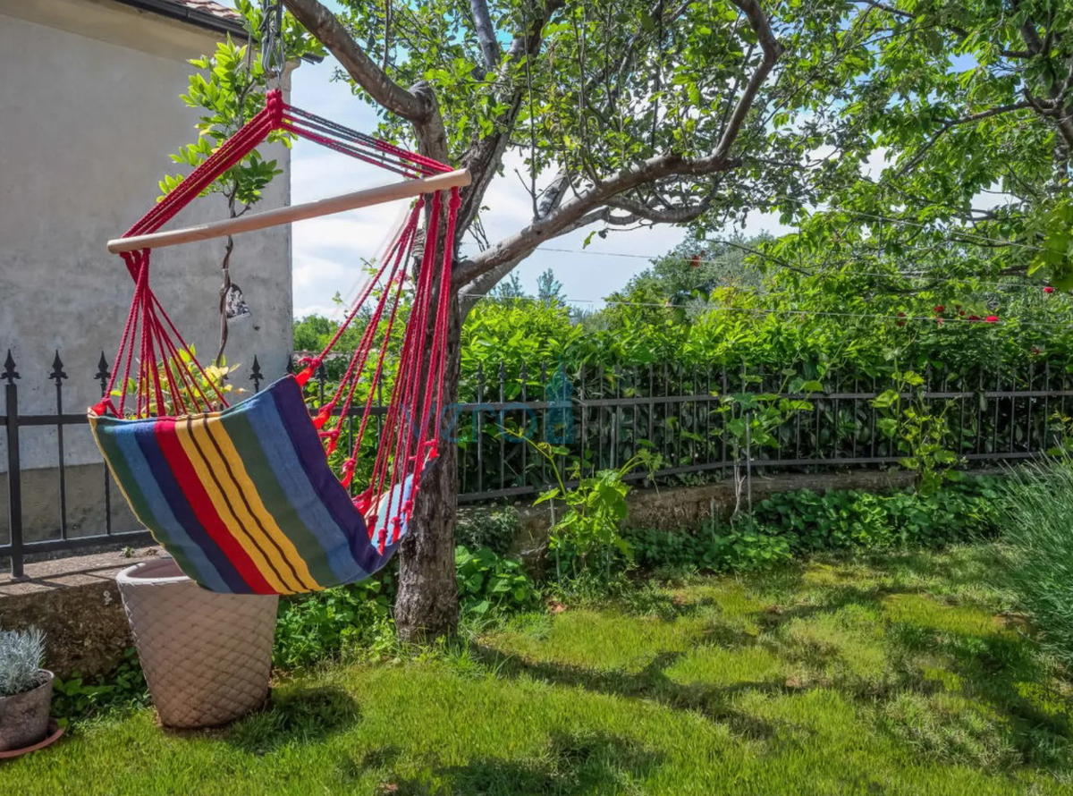 Isola di Krk, Dobrinj, Kras, casa semi-indipendente 169m2, in vendita