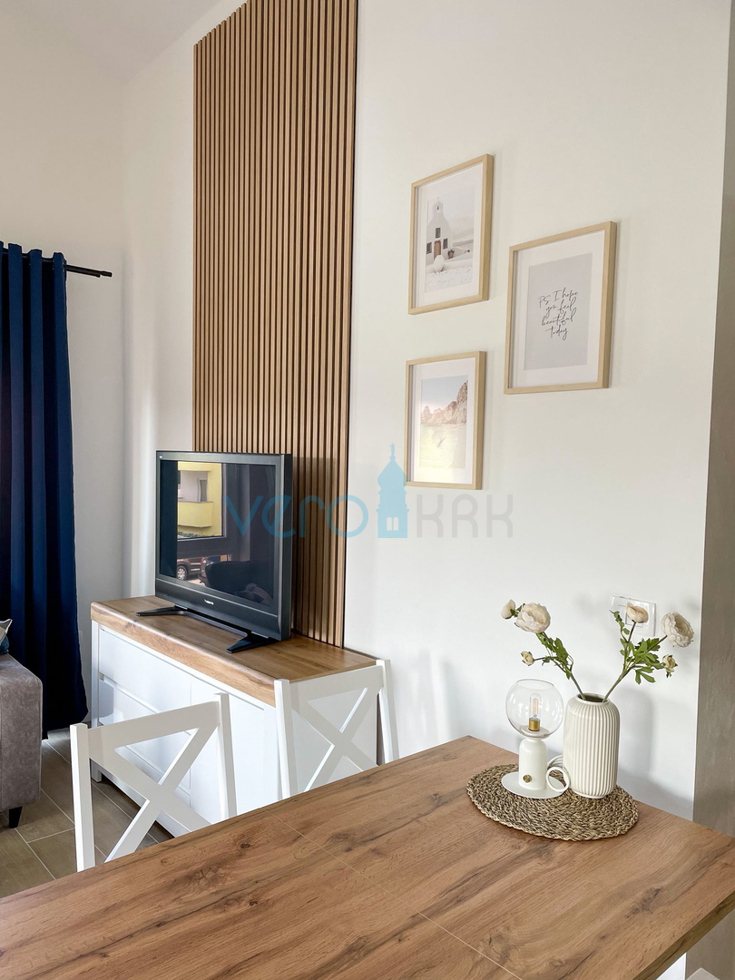 Isola di Krk, Baia di Soline, appartamento con due camere al secondo piano, vista aperta, vendita