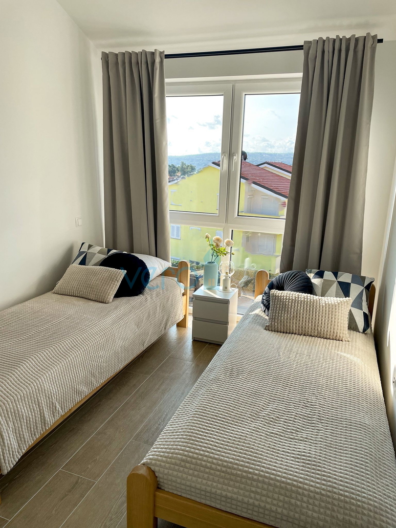 Isola di Krk, Baia di Soline, appartamento con due camere al secondo piano, vista aperta, vendita