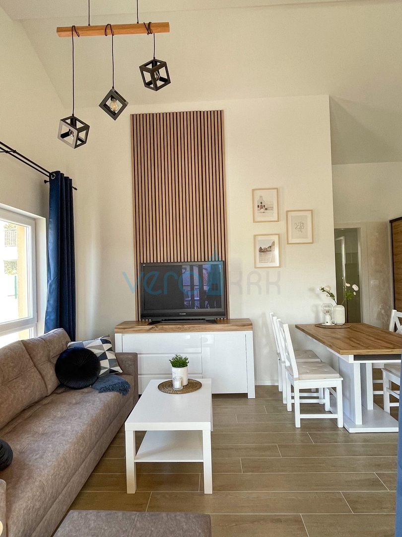 Isola di Krk, Baia di Soline, appartamento con due camere al secondo piano, vista aperta, vendita