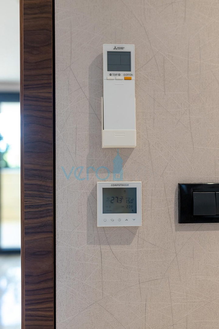 Malinska, isola di Krk, appartamento di lusso con piscina al piano terra, nuova costruzione, giardino, 150 m dal mare, in vendita