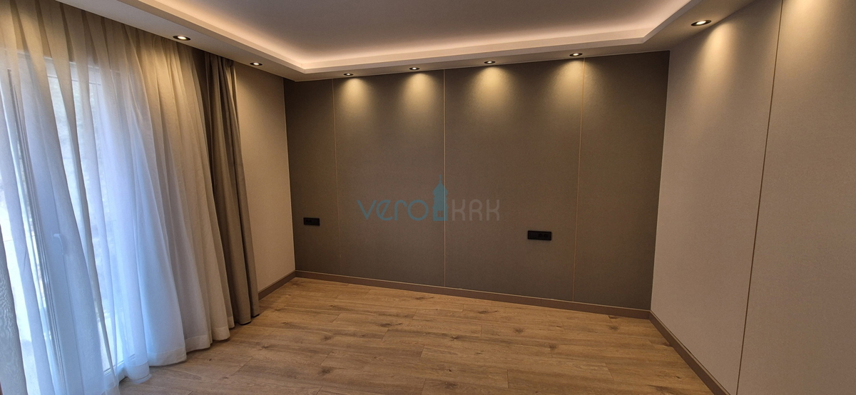 Crikvenica, hotel con 30 appartamenti, ristorante, centro benessere, piscina, vendita