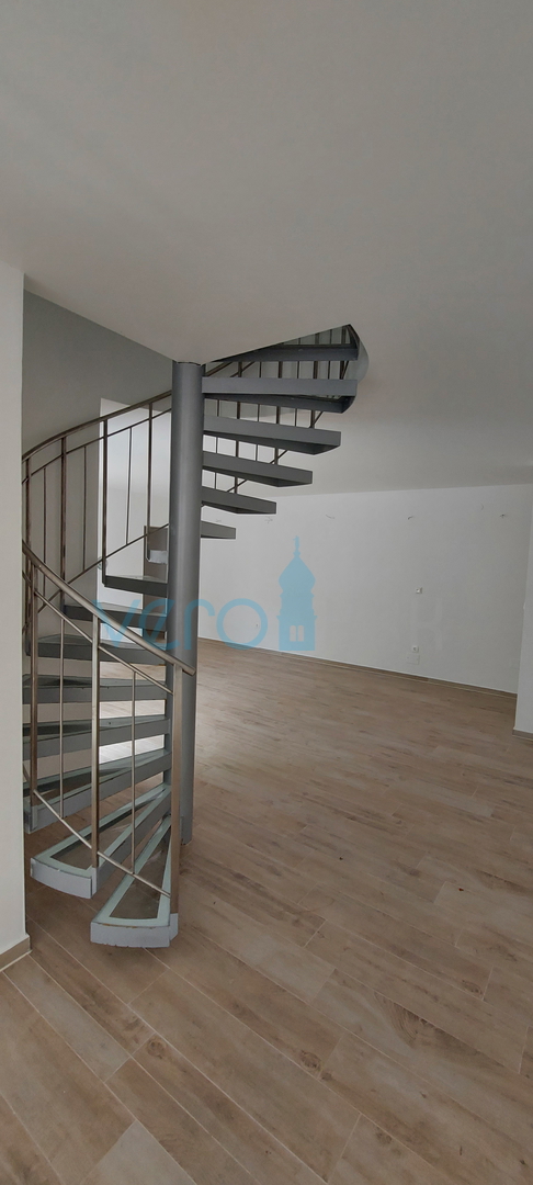 Malinska, centro, moderno appartamento su due livelli al piano terra e al primo piano