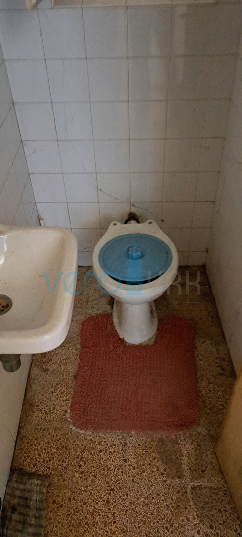 Malinska, casa indipendente in pietra di 160 m2 vicino al mare e al centro città, in vendita