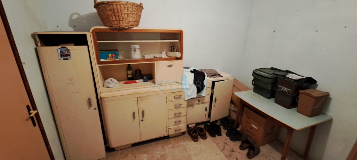 Malinska, casa indipendente in pietra di 160 m2 vicino al mare e al centro città, in vendita