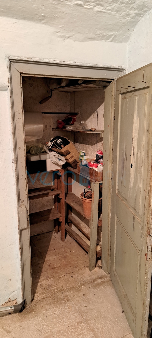 Malinska, casa indipendente in pietra di 160 m2 vicino al mare e al centro città, in vendita