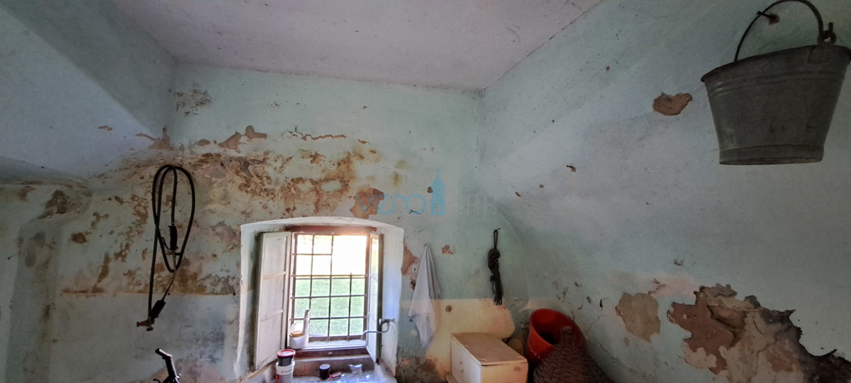 Malinska, casa indipendente in pietra di 160 m2 vicino al mare e al centro città, in vendita