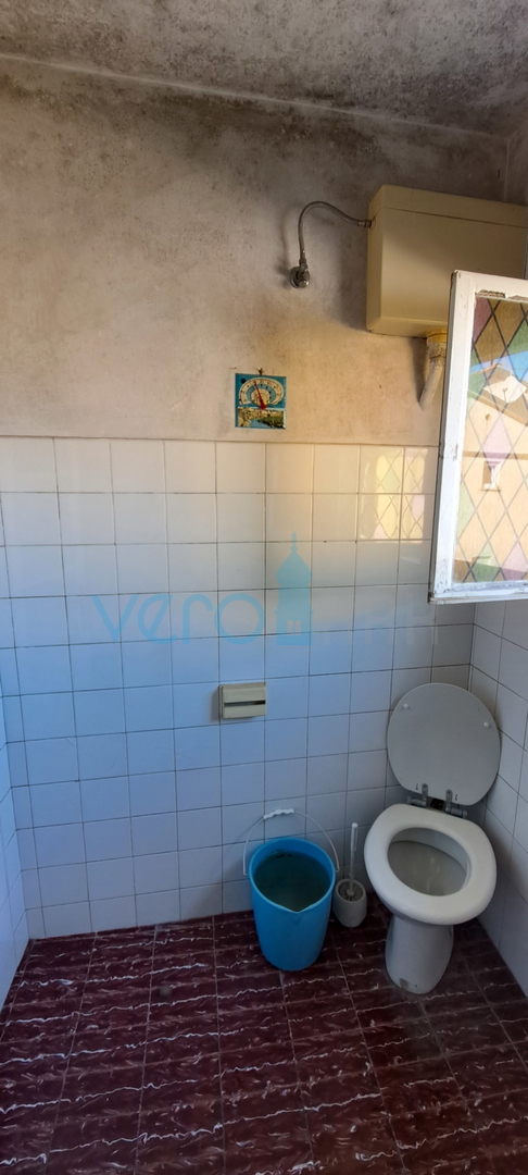 Malinska, casa indipendente in pietra di 160 m2 vicino al mare e al centro città, in vendita