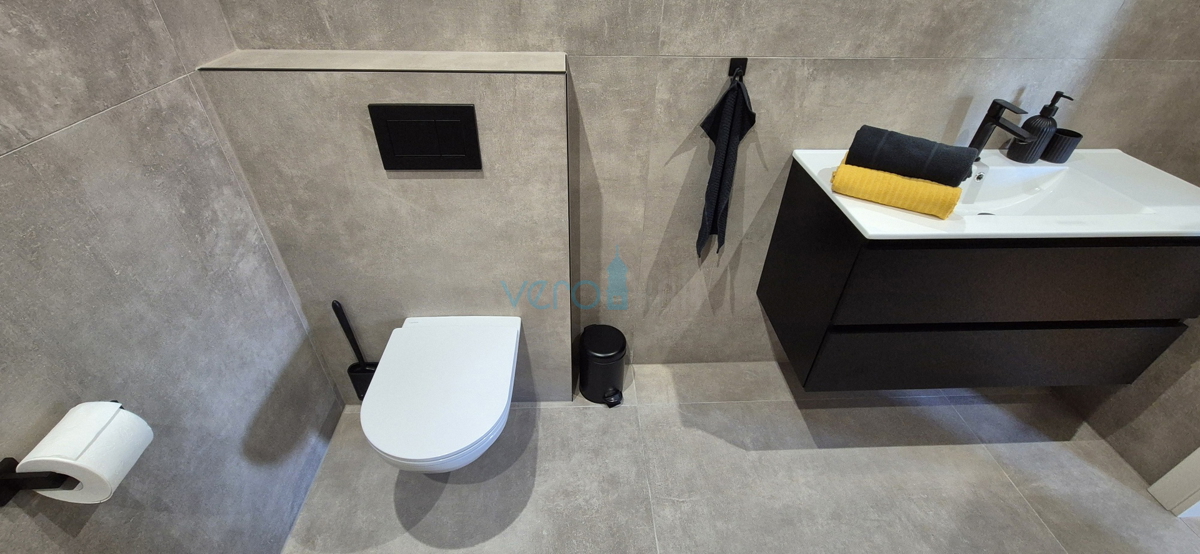Città di Krk, periferia, villa bifamiliare, nuova costruzione, piscina, vendita