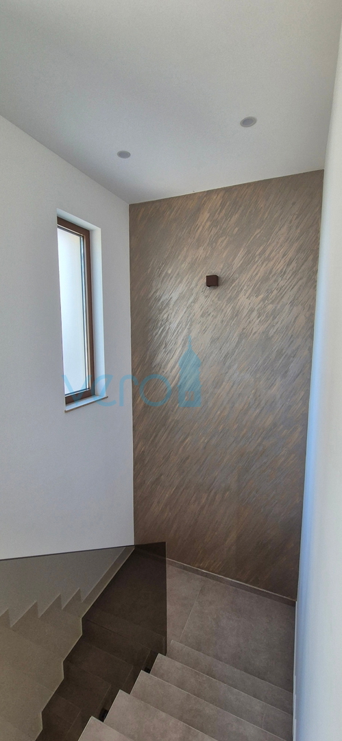 Città di Krk, periferia, villa bifamiliare, nuova costruzione, piscina, vendita