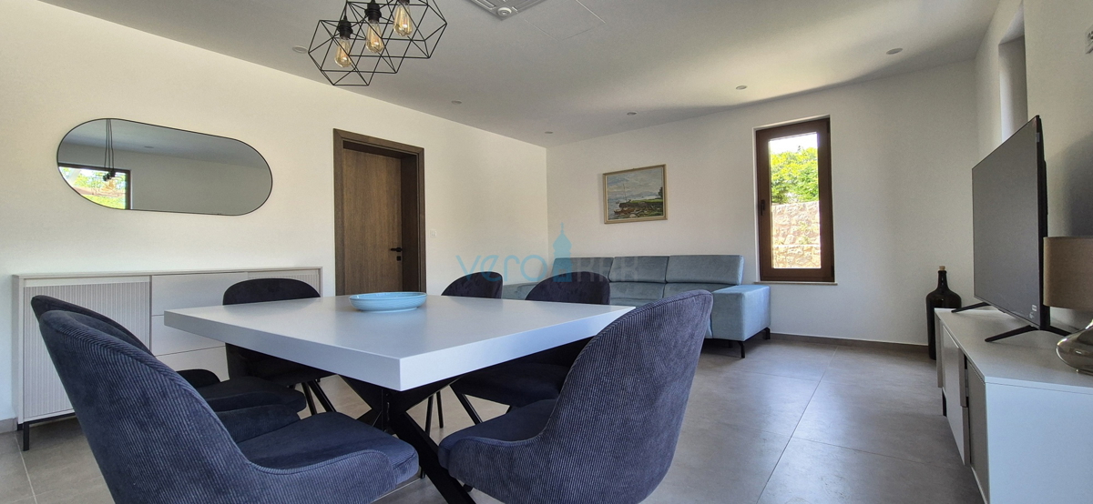 Città di Krk, periferia, villa bifamiliare, nuova costruzione, piscina, vendita