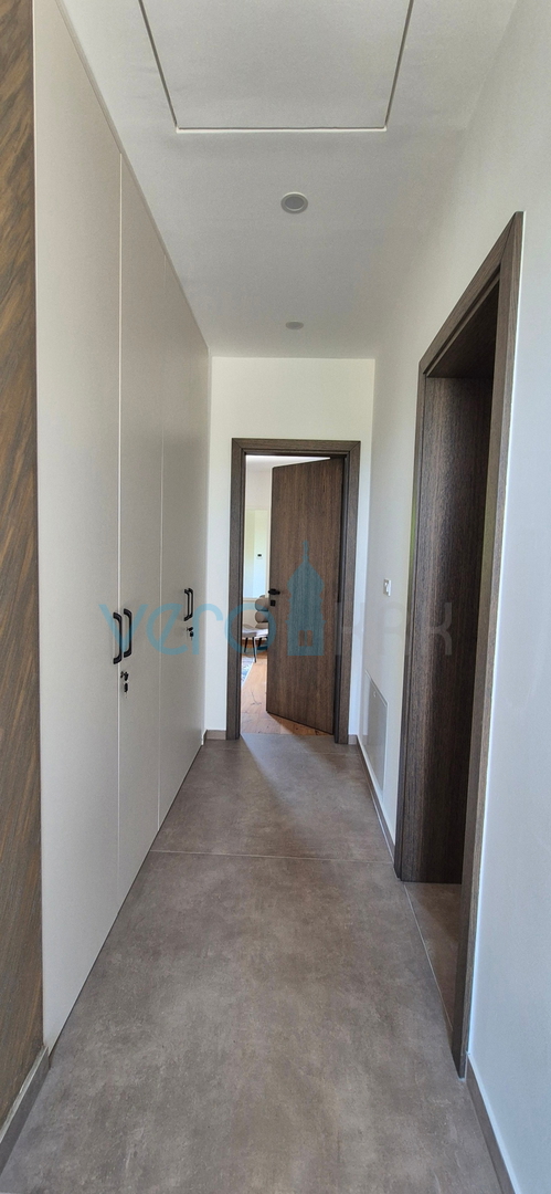 Città di Krk, periferia, villa bifamiliare, nuova costruzione, piscina, vendita