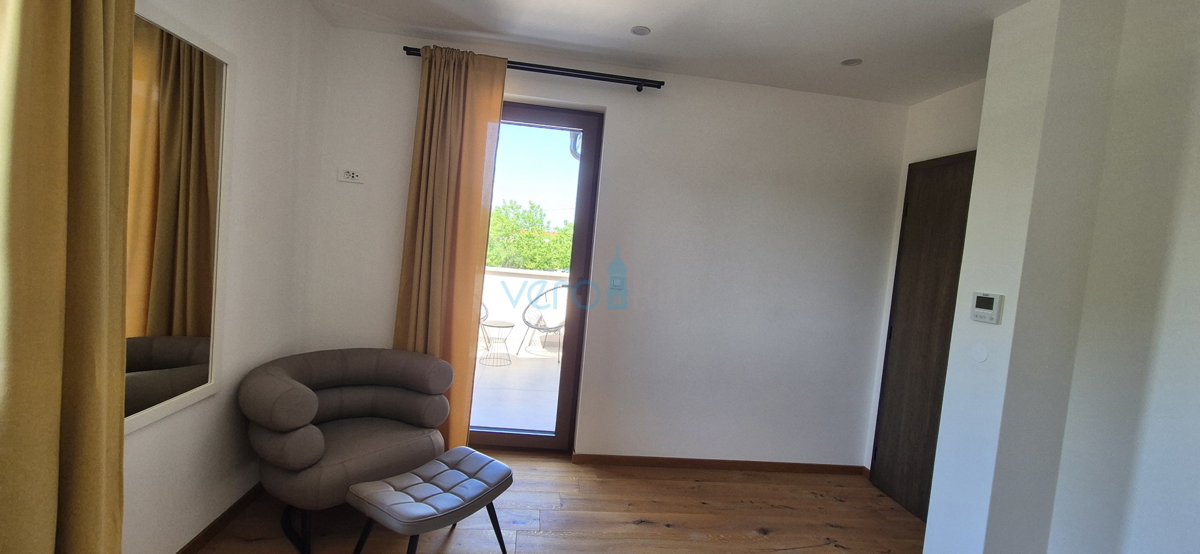 Città di Krk, periferia, villa bifamiliare, nuova costruzione, piscina, vendita