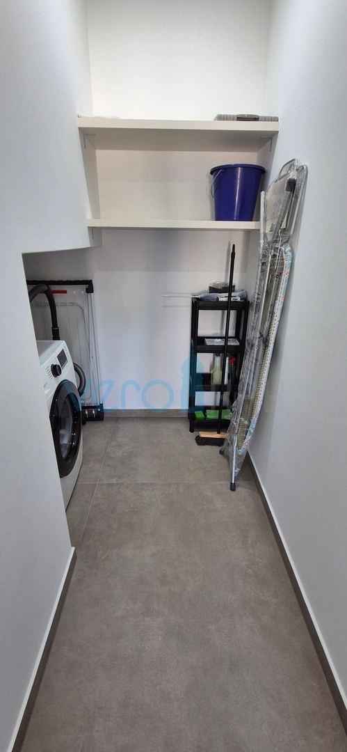 Città di Krk, periferia, villa bifamiliare, nuova costruzione, piscina, vendita