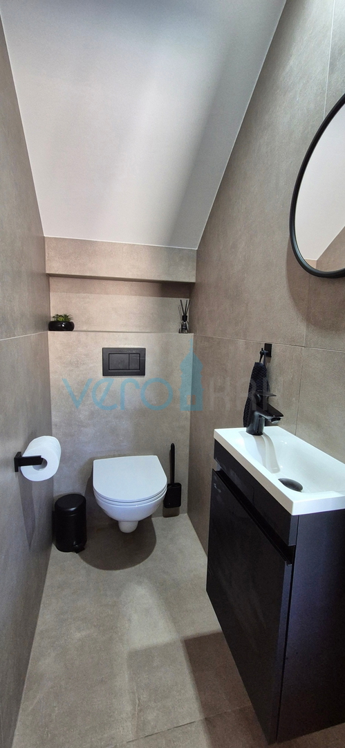 Città di Krk, periferia, villa bifamiliare, nuova costruzione, piscina, vendita