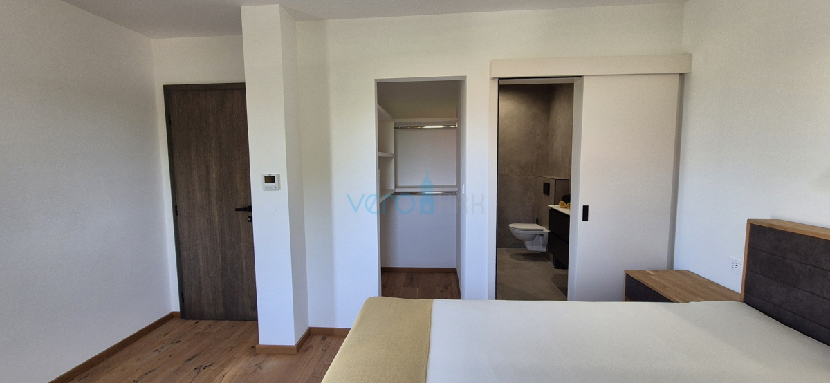 Città di Krk, periferia, villa bifamiliare, nuova costruzione, piscina, vendita