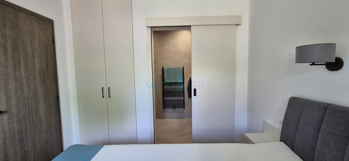 Città di Krk, periferia, villa bifamiliare, nuova costruzione, piscina, vendita