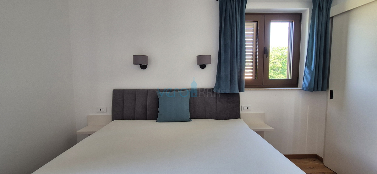 Città di Krk, periferia, villa bifamiliare, nuova costruzione, piscina, vendita