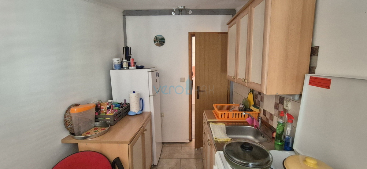 Crikvenica, centro - 62 m2, 2 camere/soggiorno con angolo cottura, seconda fila dal mare, vendita