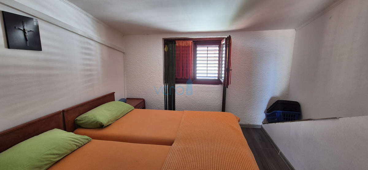 Crikvenica, centro - 62 m2, 2 camere/soggiorno con angolo cottura, seconda fila dal mare, vendita