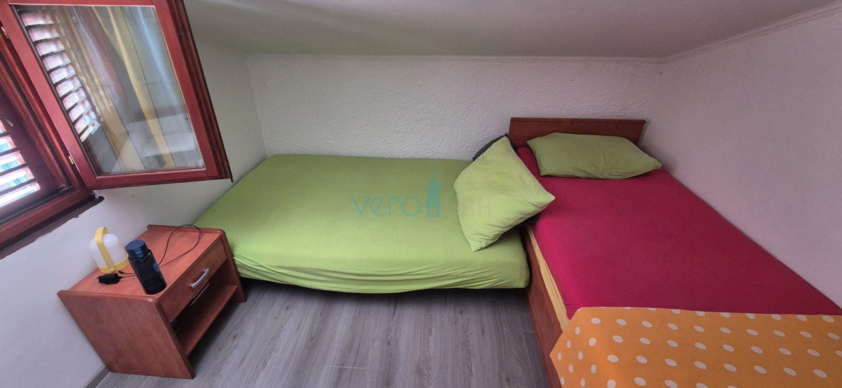 Crikvenica, centro - 62 m2, 2 camere/soggiorno con angolo cottura, seconda fila dal mare, vendita