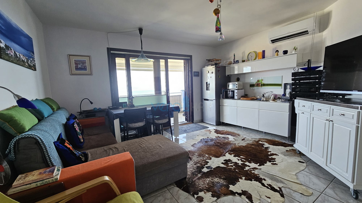 Isola di Krk, Njivice, appartamento 50m2, 2° piano, terrazza, balcone, vista mare, in vendita