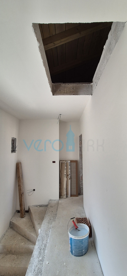 Malinska, isola di Krk, nuova costruzione, casa bifamiliare, piscina, giardino, vista