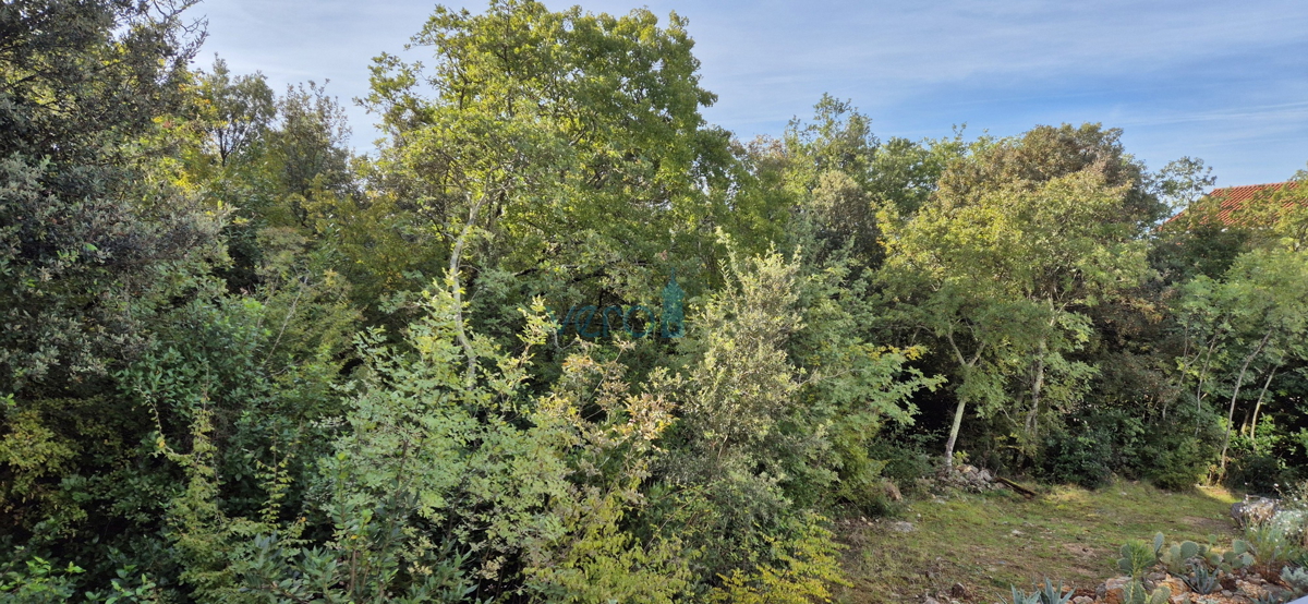 Isola di Krk, Malinska, centro, appartamento su due livelli con giardino, vendita