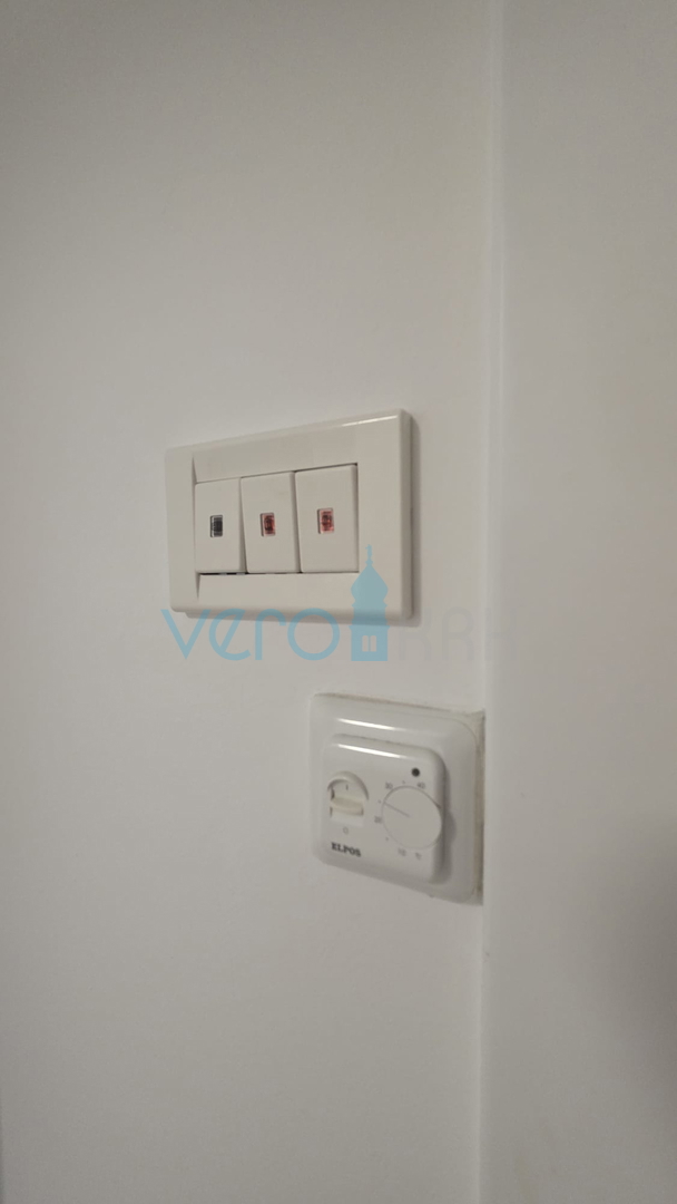 Isola di Krk, Malinska, centro, appartamento su due livelli con giardino, vendita